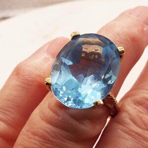 GORGEOUS HOLIDAY MASSIVE 20 CT SWISS BLUE TOPAZ OVAL CUT 10K GOLD SZ. 6 RING